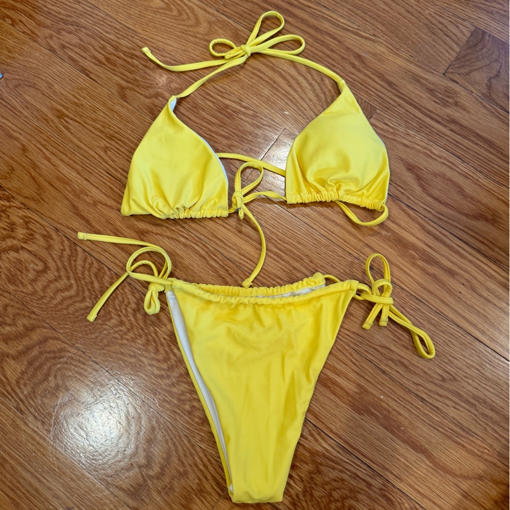 SHEIN Yellow Bikini has  Padding